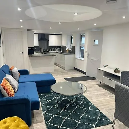 1 Bedroom Apartment - Abacus House - Huntingdon Town Centre - Contractor Friendly - Free Parking - Full Kitchen - Washer Dryer - Spacious - Ideal For Work Stays Exterior foto