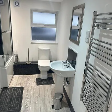1 Bedroom Apartment - Abacus House - Huntingdon Town Centre - Contractor Friendly - Free Parking - Full Kitchen - Washer Dryer - Spacious - Ideal For Work Stays Exterior foto