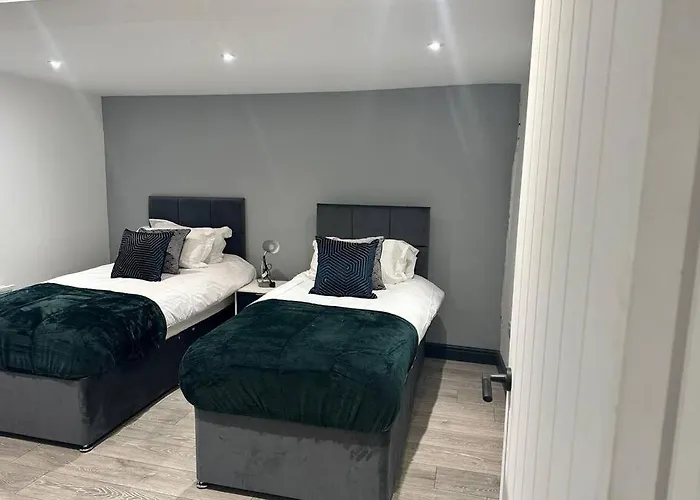 1 Bedroom Apartment - Abacus House - Huntingdon Town Centre - Contractor Friendly - Free Parking - Full Kitchen - Washer Dryer - Spacious - Ideal For Work Stays